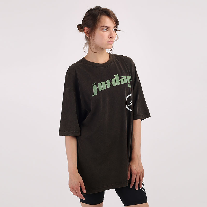женская коричневая футболка Jordan Moto Oversized T-Shirt CW2204-010 - цена, описание, фото 2